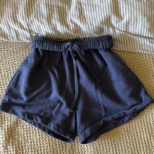 DAILY DRILLS SWEAT SHORTS IN NAVY